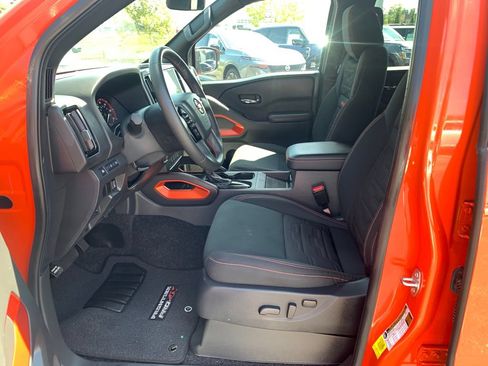 Used 2025 Nissan Frontier PRO-4X w/ Pro Convenience Package AWD/4WD image 17