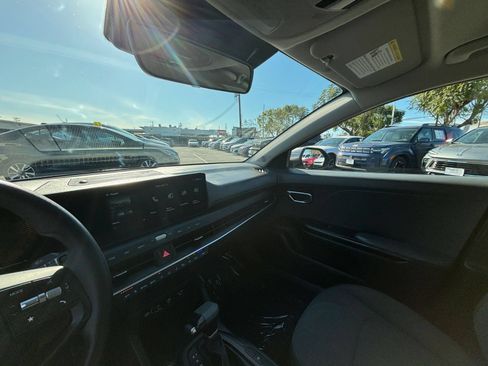 Used 2025 Kia K4 FWD image 36