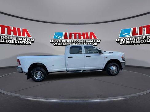 Used 2024 RAM 3500 Tradesman w/ Chrome Appearance Group AWD/4WD image 9