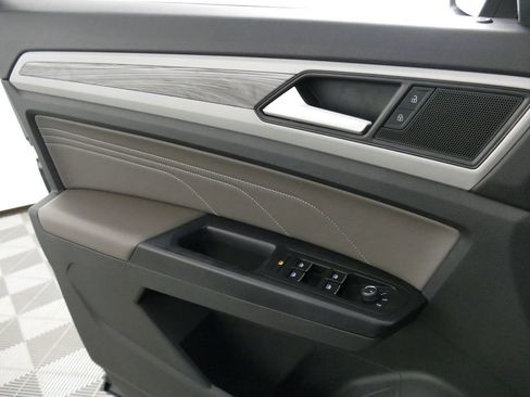 Used 2021 Volkswagen Atlas Cross Sport SE AWD/4WD image 12