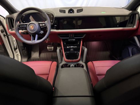 New 2026 Porsche Cayenne S image 17