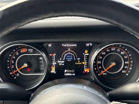 Used 2019 Jeep Wrangler Unlimited Sahara image 27