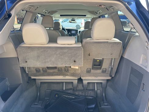 Used 2018 Toyota Sienna XLE w/ XLE Navigation Package image 26