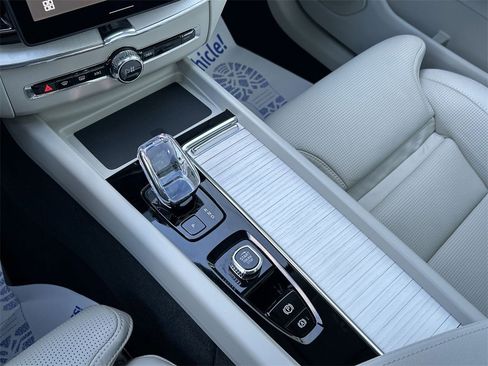 New 2026 Volvo XC60 T8 Ultra w/ Climate Package image 22