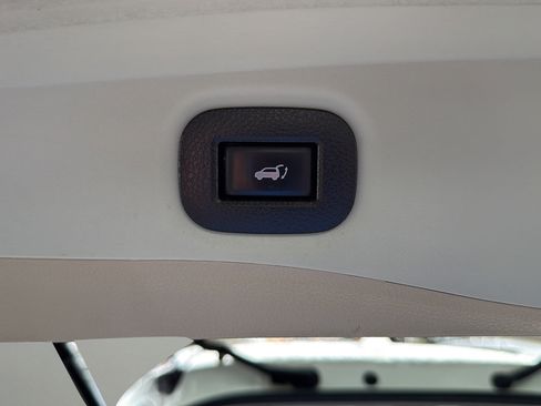 Used 2018 Nissan Rogue SL w/ Premium Package AWD/4WD image 19