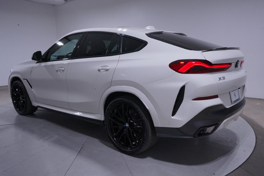 Used 2024 BMW X6 xDrive40i w/ M Sport Professional Package AWD/4WD image 3