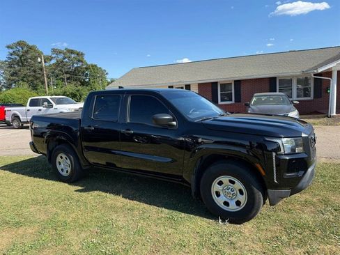 Used 2022 Nissan Frontier S w/ Technology Package RWD image 11