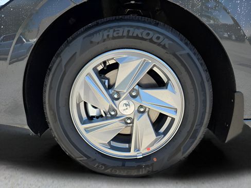 New 2026 Hyundai Elantra SE FWD image 21