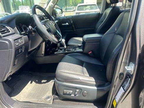 Certified 2023 Toyota 4Runner TRD Off-Road Premium w/ Moonroof Package AWD/4WD image 10