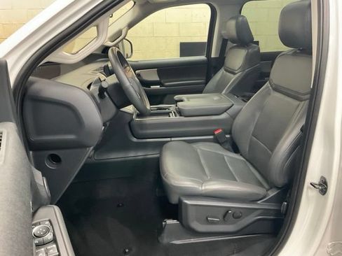 Used 2025 Ford Expedition Active AWD/4WD image 8