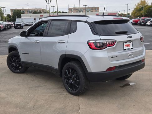 New 2026 Jeep Compass Latitude image 16