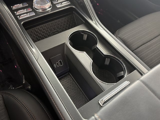 Used 2026 Lincoln Nautilus Reserve AWD/4WD image 11