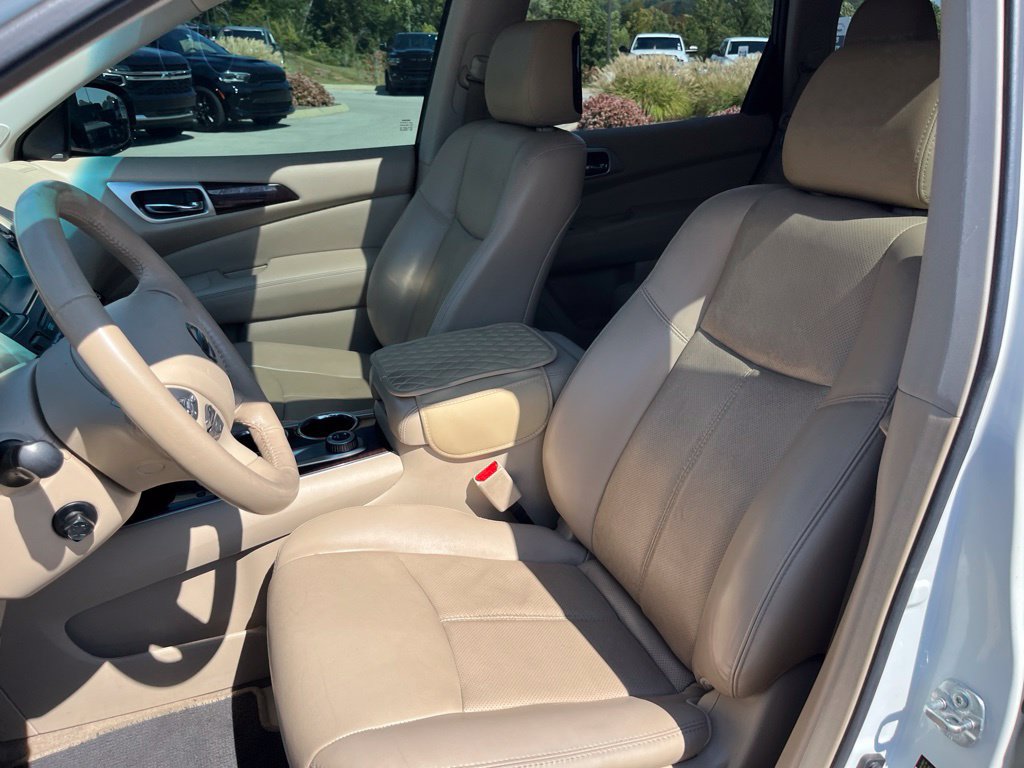 Used 2015 Nissan Pathfinder Platinum w/ Cargo Package FWD image 8