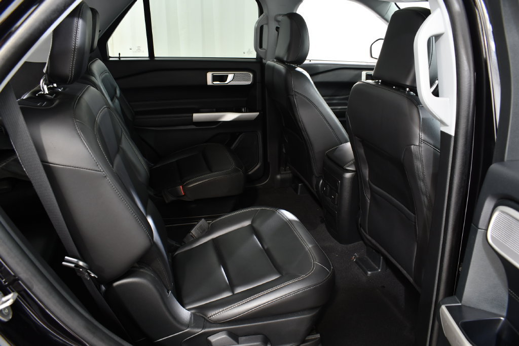 Used 2023 Ford Explorer XLT w/ Equipment Group 202A AWD/4WD image 19