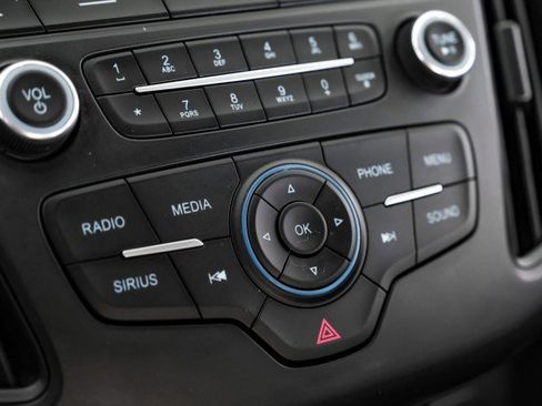 Used 2018 Ford Focus SE w/ SE Appearance Package image 23