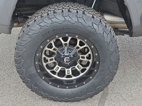 Used 2017 Toyota Tacoma 4x4 Double Cab image 7