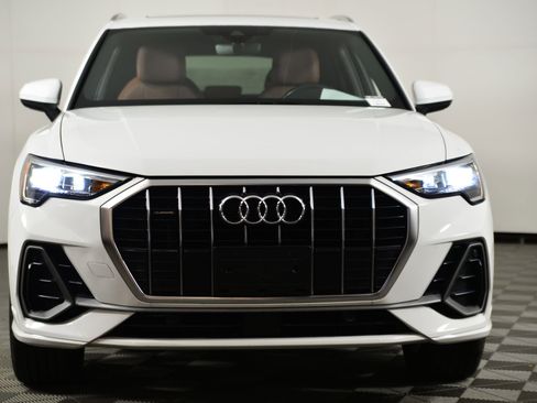 Used 2021 Audi Q3 2.0T Premium w/ Convenience Package image 5