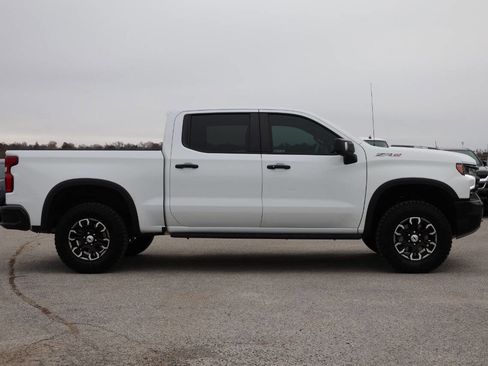 Used 2024 Chevrolet Silverado 1500 ZR2 w/ Technology Package image 7