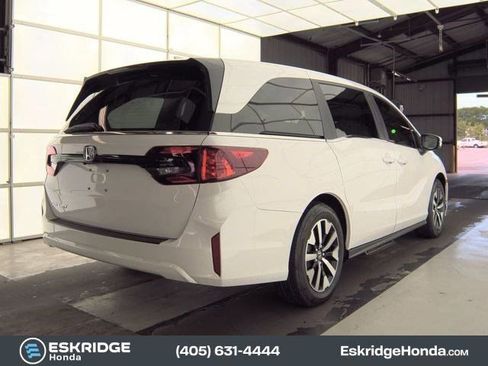 Used 2025 Honda Odyssey EX-L image 2