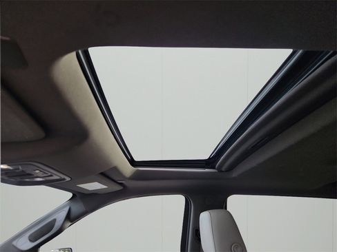 Used 2019 GMC Sierra 1500 SLT w/ SLT Premium Plus Package image 26