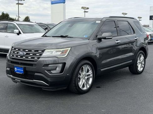 Used 2017 Ford Explorer Limited w/ Equipment Group 301A image 4