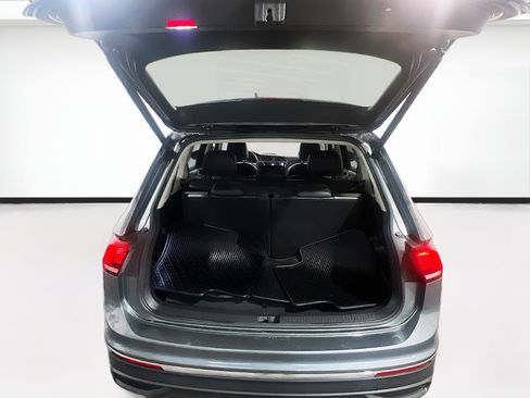 Used 2022 Volkswagen Tiguan SE FWD image 18