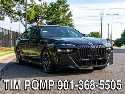 Used 2023 BMW 760i xDrive AWD/4WD image 3