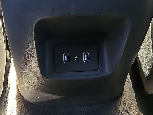 Used 2025 Hyundai Elantra SE FWD image 14
