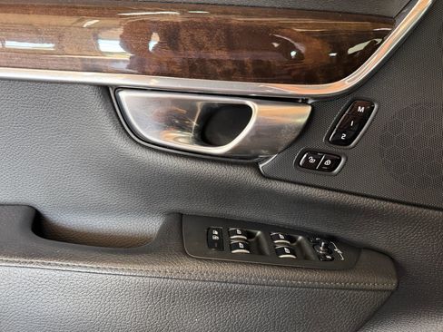 Used 2018 Volvo S90 T5 Momentum w/ Convenience Package image 14