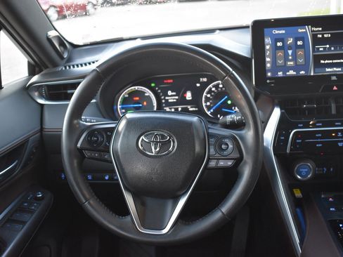 Used 2021 Toyota Venza Limited image 24