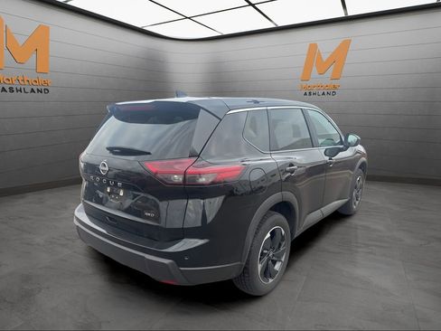 Used 2025 Nissan Rogue SV image 5