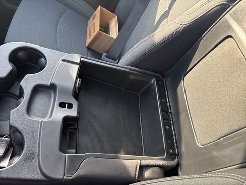 Used 2024 RAM 2500 Big Horn w/ Sport Appearance Package image 25