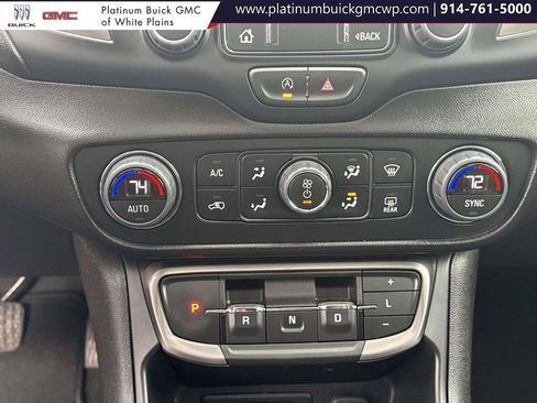 Used 2024 GMC Terrain AT4 image 32