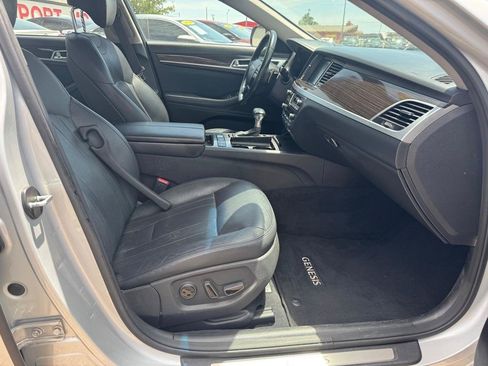 Used 2018 Genesis G80 3.8 RWD image 13