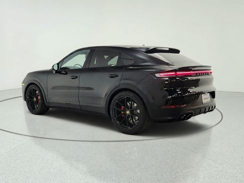 Used 2024 Porsche Cayenne S AWD/4WD image 7