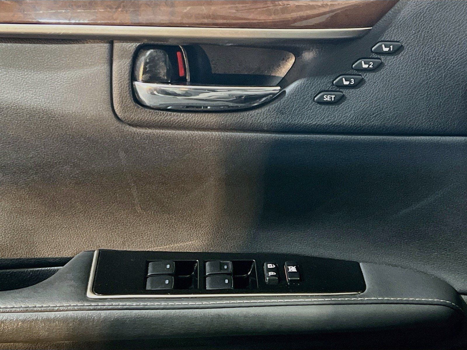 Used 2016 Lexus ES 350 w/ Luxury Package w/Wood Trim FWD image 14