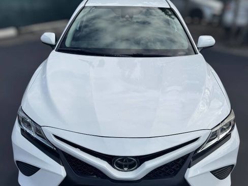 Used 2020 Toyota Camry SE image 16