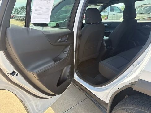 Used 2025 Chevrolet Equinox LT FWD image 17