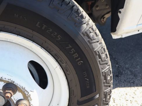 Used 2015 Ford E-450 and Econoline 450 Super Duty RWD image 38