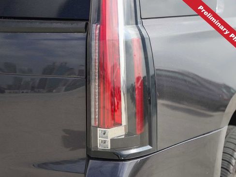 Used 2018 Cadillac Escalade Premium Luxury AWD/4WD image 10
