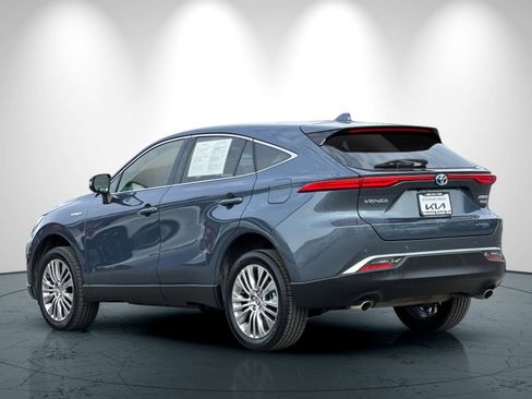 Used 2021 Toyota Venza Limited image 6