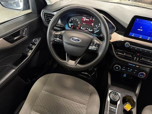 Used 2022 Ford Escape SE image 17
