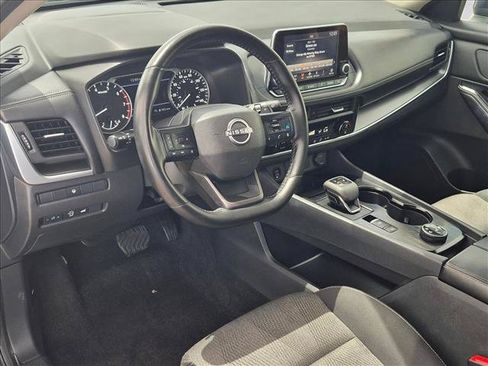 Used 2025 Nissan Rogue SV AWD/4WD image 10