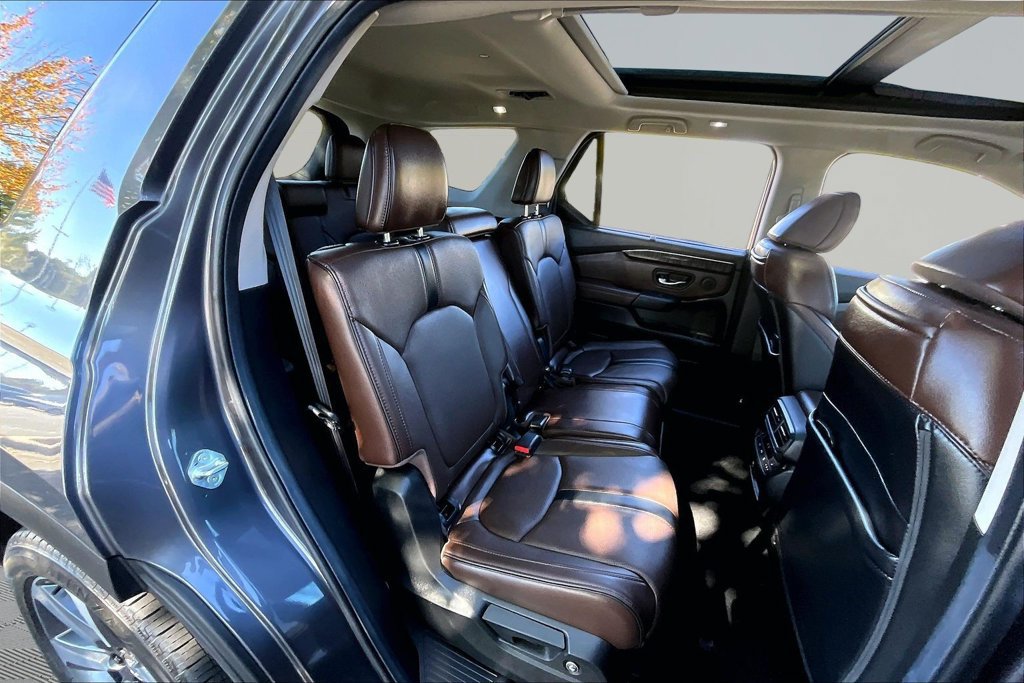 Used 2025 Honda Pilot Elite image 19