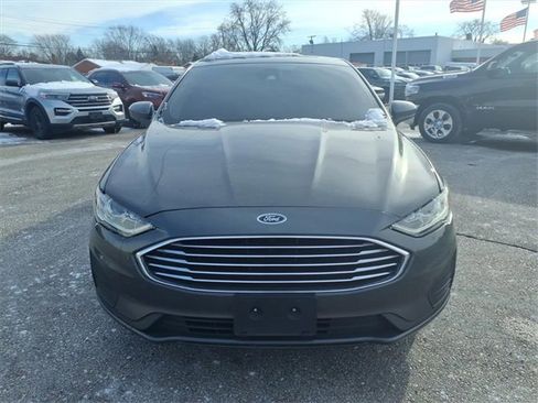 Used 2020 Ford Fusion SE image 2