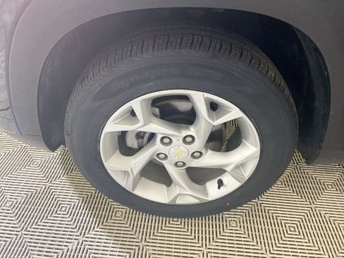 Used 2024 Chevrolet Trax LS w/ LS Convenience Package FWD image 22