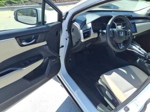 Used 2018 Honda Clarity Plug-In Hybrid image 14