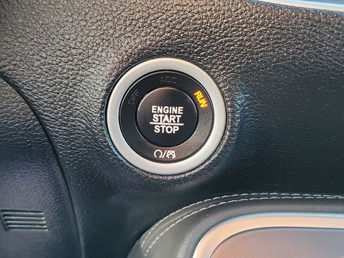 Used 2020 Dodge Challenger SXT image 9