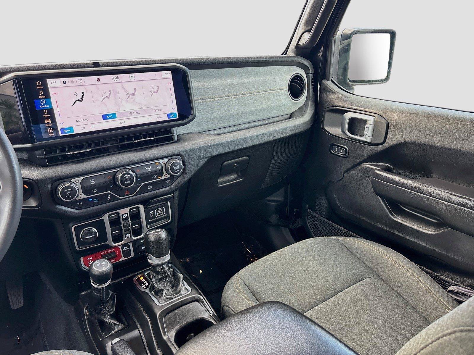 Used 2024 Jeep Wrangler Unlimited AWD/4WD image 21