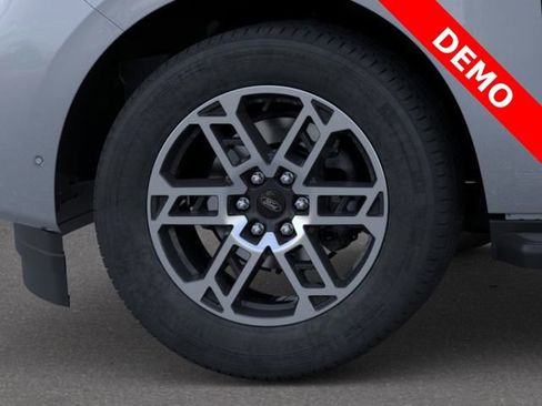 New 2025 Ford Expedition Active AWD/4WD image 19
